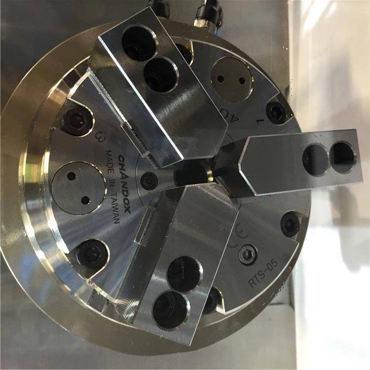 前置式氣動卡盤